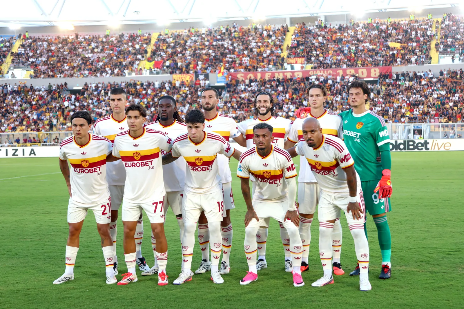 Le pagelle di Lecce-Roma 0-4: sentenza Malen, primo sigillo per Mora
