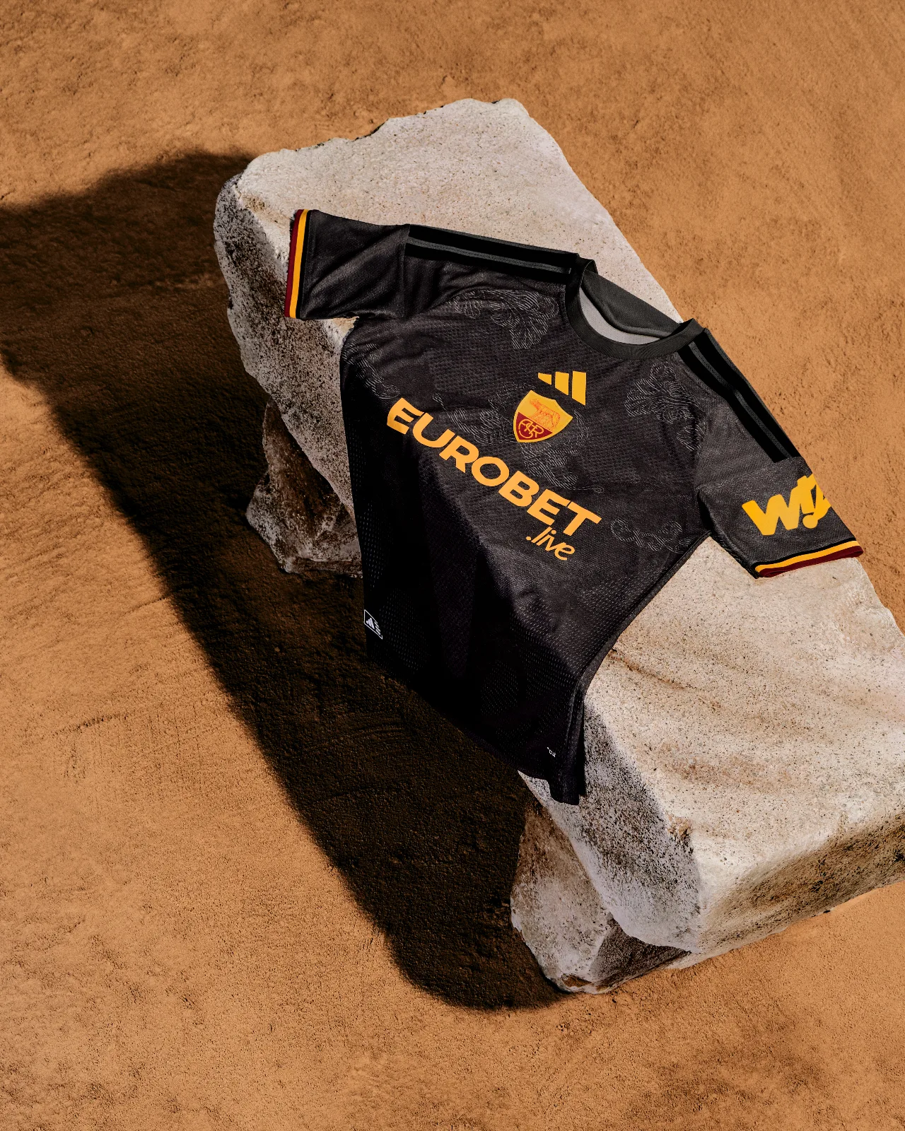 FOTO: svelato il nuovo third kit 2026/27, scende in campo la Fides romana