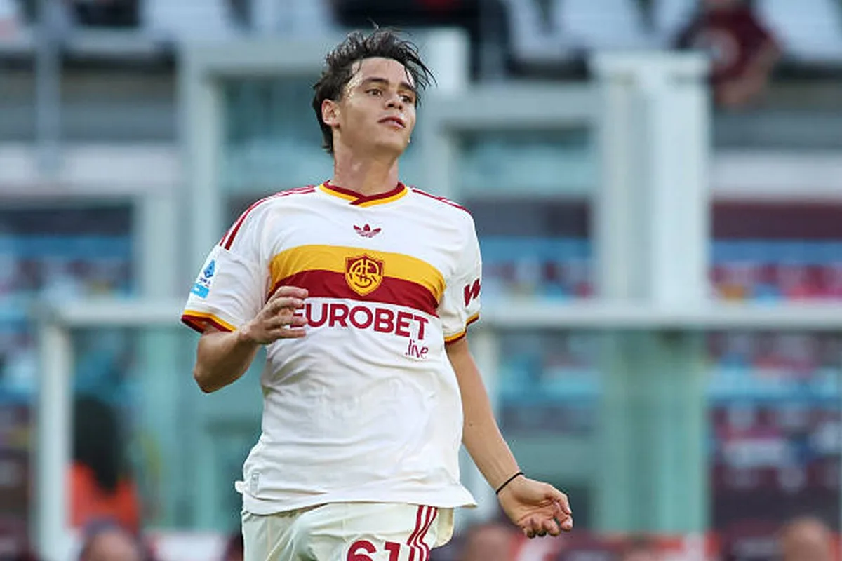 Maglia da titolare e gol, Pisilli si prende la Roma e segna con i crampi