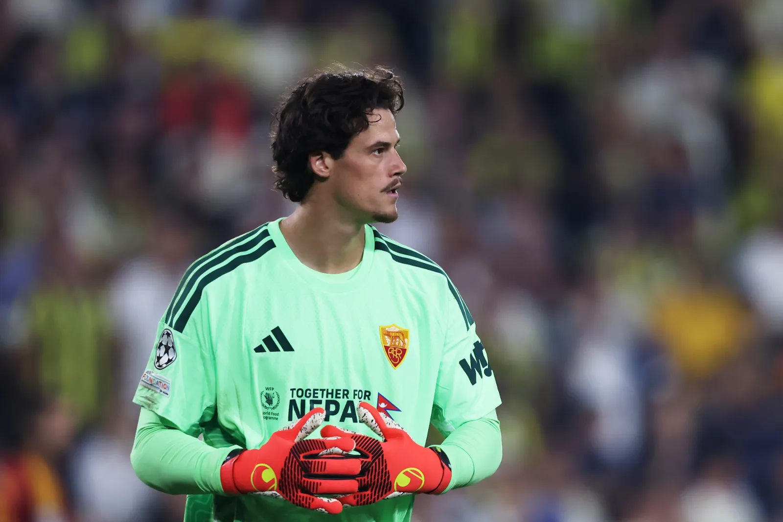 Svilar: "Mai parlato con la Juve, non firmo il rinnovo e poi rinnego la Roma. De Rossi mi ha cambiato la vita" — Giocatori AS Roma