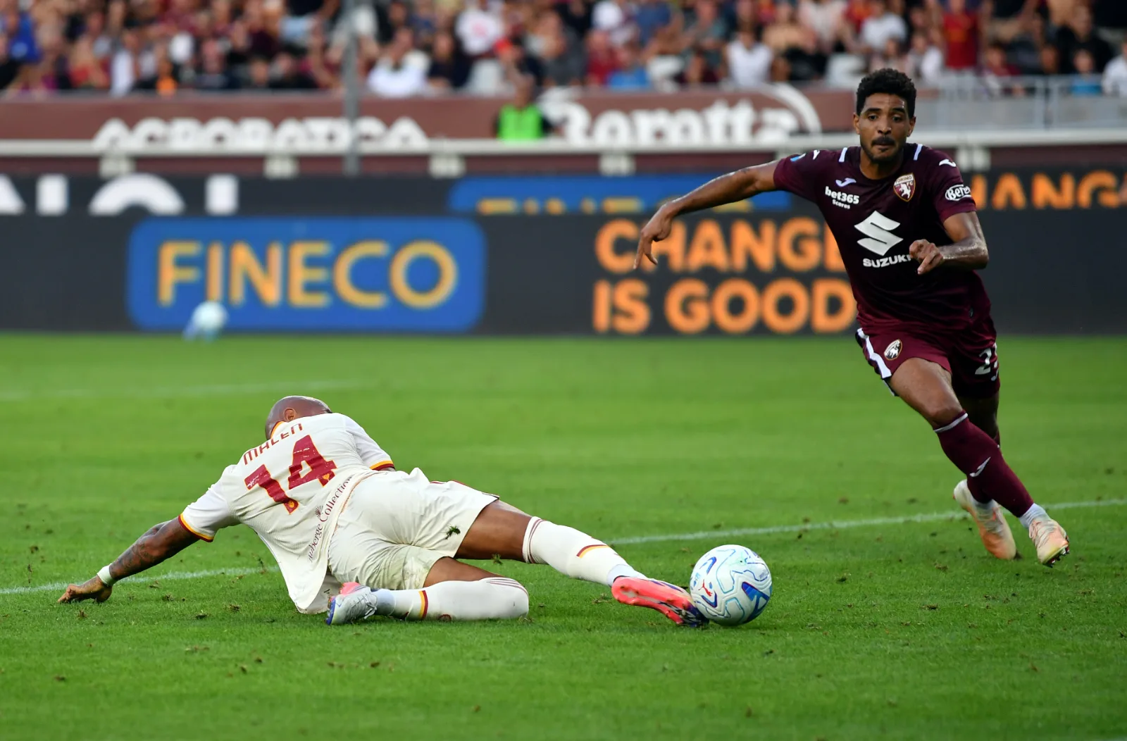 Malen adesso deve pesare i gol. Pisilli scalpita per il big-match con l'Inter