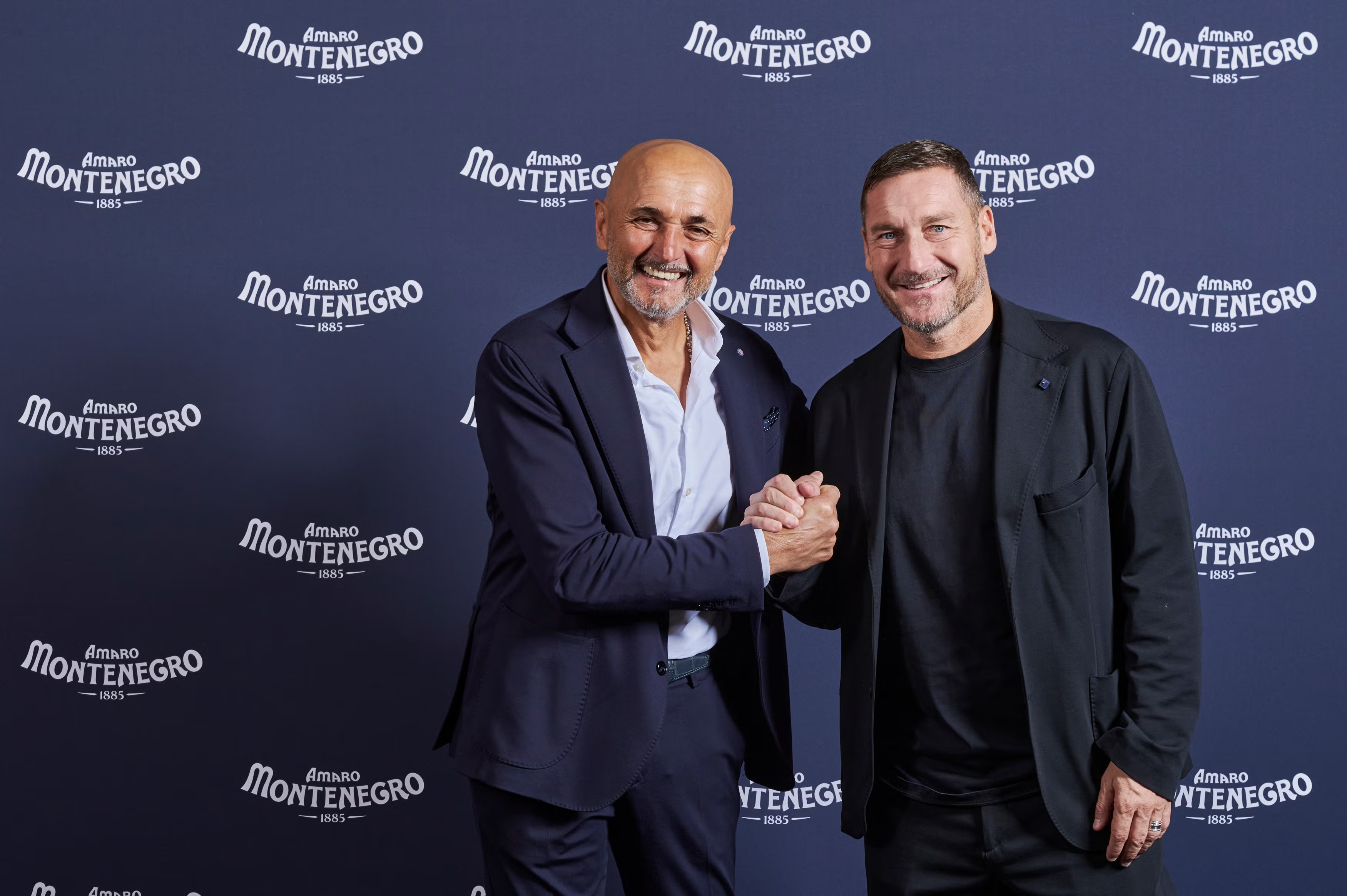 Spalletti punge Totti: “Bravo a prenderti per il culo. L’ho subìto per anni” 