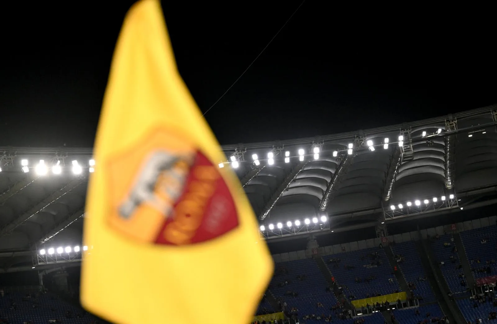 Roma-Real Madrid, la strepitosa coreografia dell'Olimpico lascia tutti col fiato sospeso